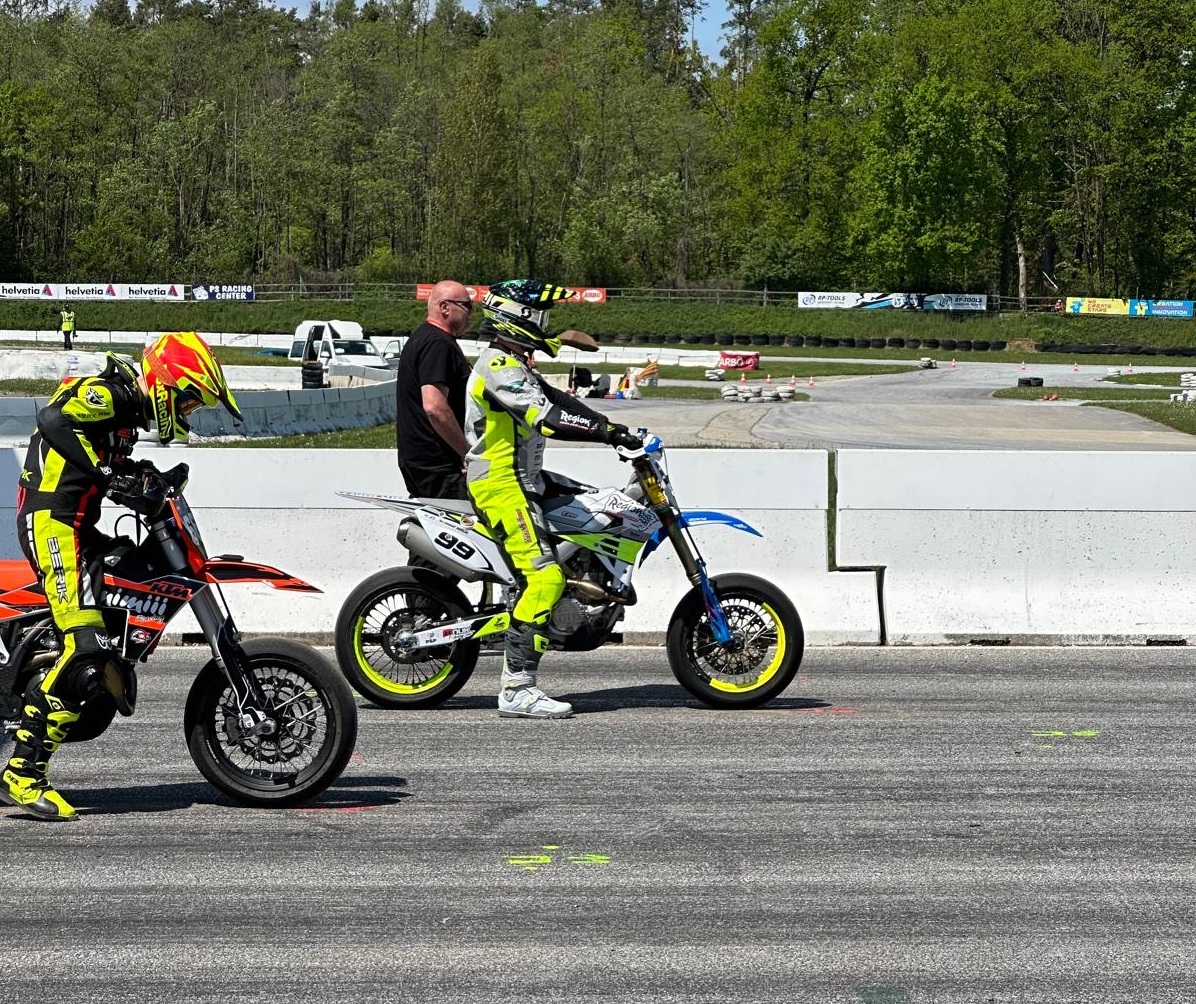 ec2837ab d04a 4e72 8c2b d7d0046b9379 6a1998be11e7b7de14e044b08a7f4129 1