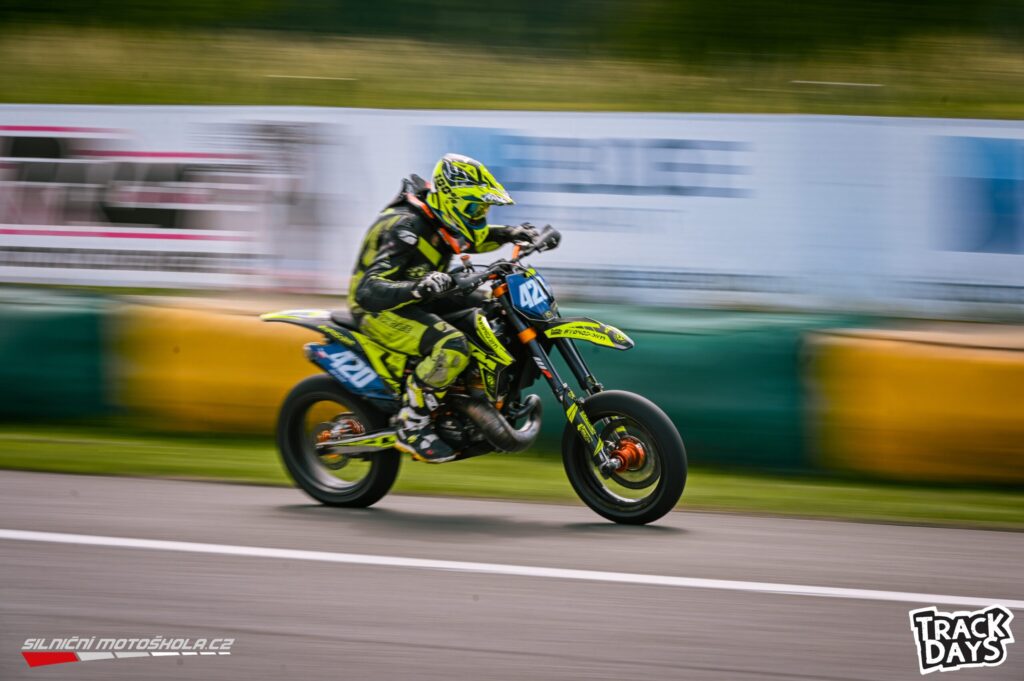 2 c33a044646e45e00bb7dcf6a0563c996 scaled 1