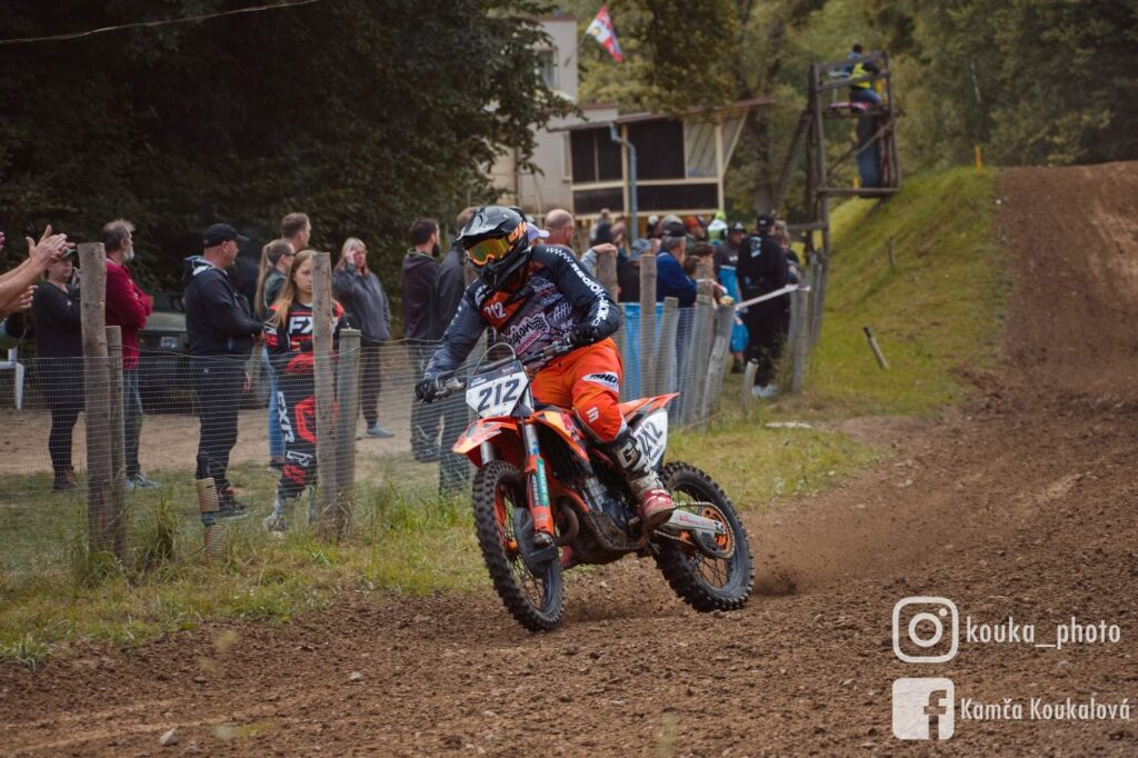 HDSC 6856 30e1aefe927877fc80406e0cb92c6c77 1