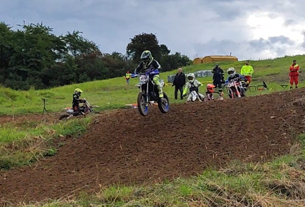 Screenshot 2025 09 23 23 23 32 456 com.miui .videoplayer 39099da9f8d832d6fc941e216dce34dc 1