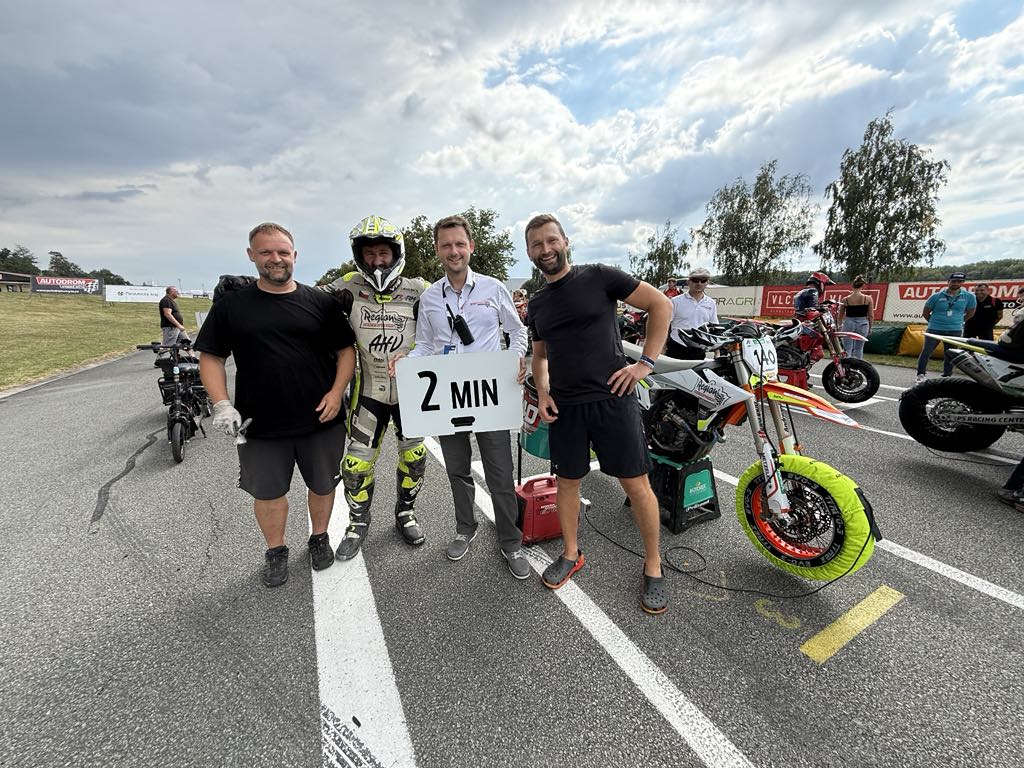 bd2fc41e 3872 4d71 a6e8 b9ecd000a490 2b1cf42abf746f8c23aac7f3fe3e196a 1