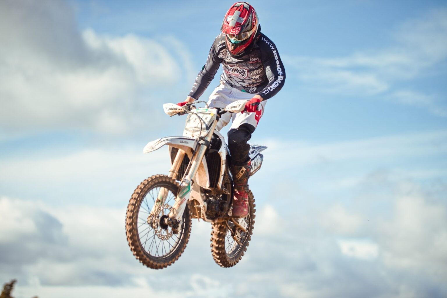 1000013819 f39e6128bd1b5d3380cdf4656f00934f 1